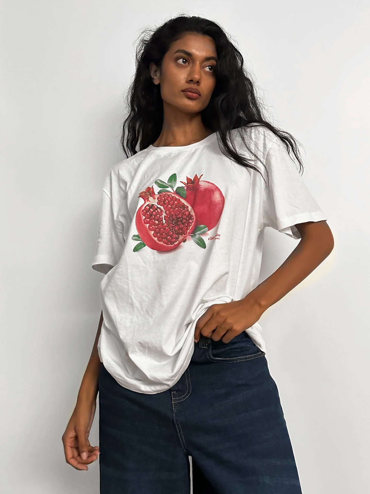T-shirt Susmie's Pomegranate Love Branca