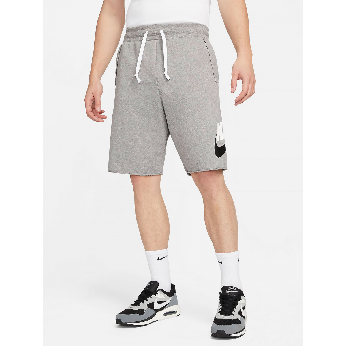 nike sportswear alumni shorts